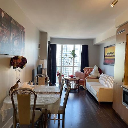 Luxury Condo With Cn Tower View Toronto Dış mekan fotoğraf