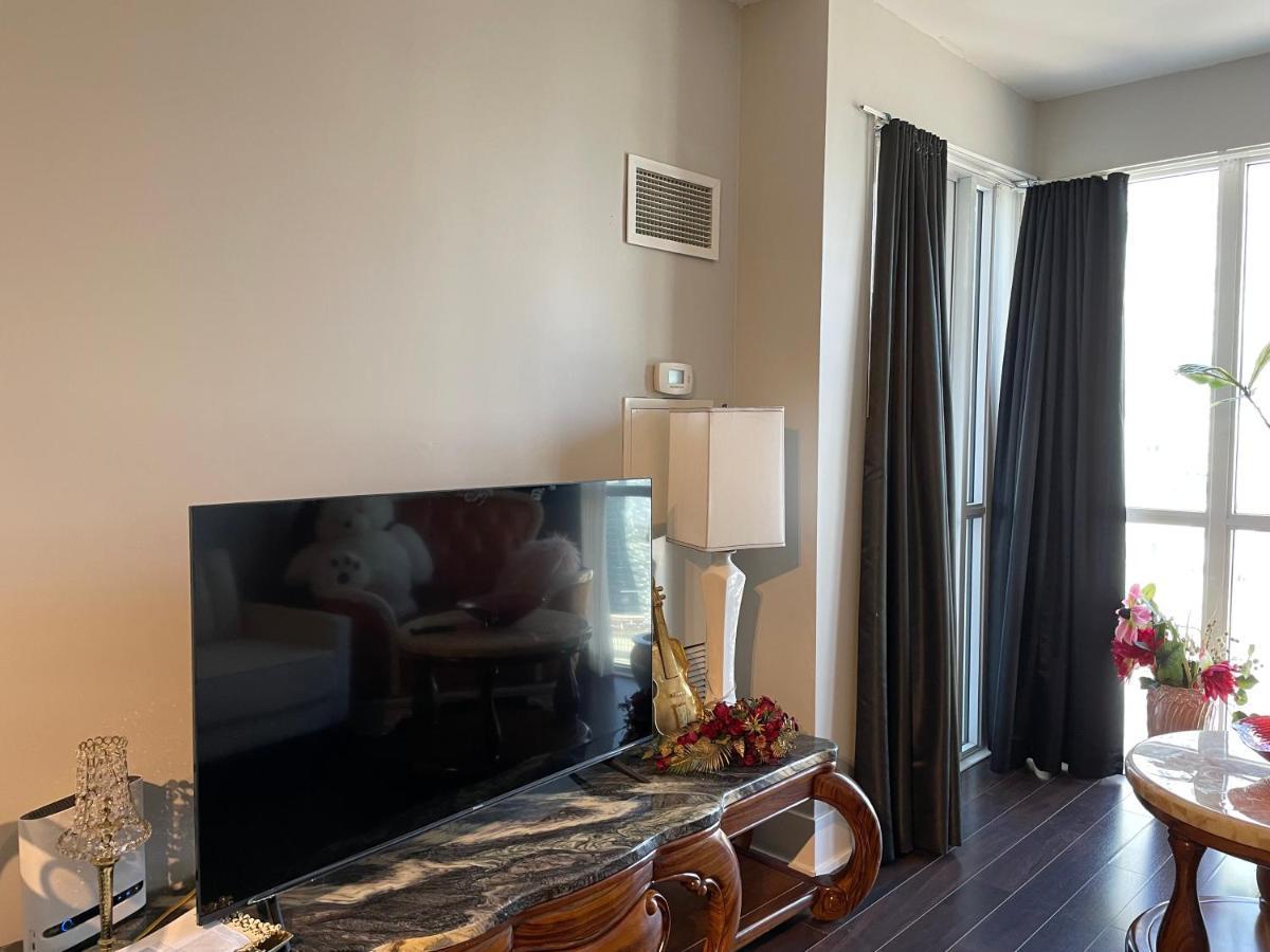 Luxury Condo With Cn Tower View Toronto Dış mekan fotoğraf