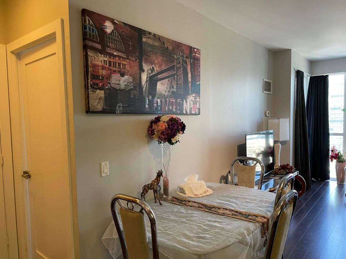 Luxury Condo With Cn Tower View Toronto Dış mekan fotoğraf