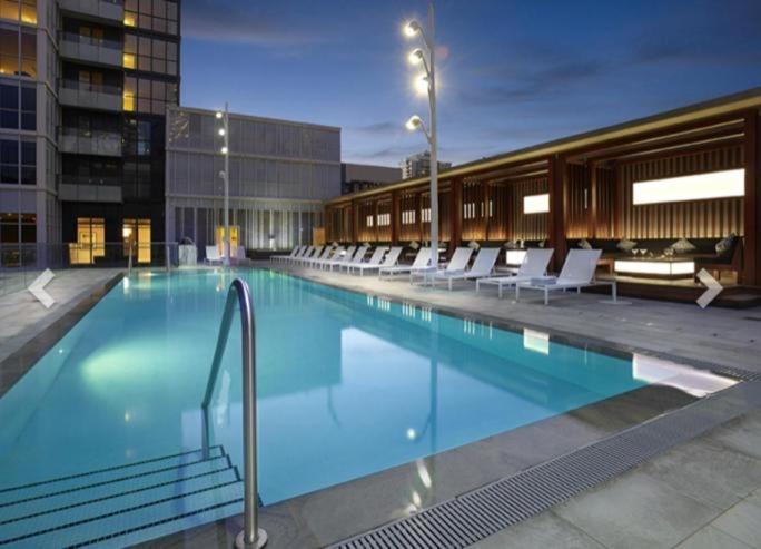 Luxury Condo With Cn Tower View Toronto Dış mekan fotoğraf